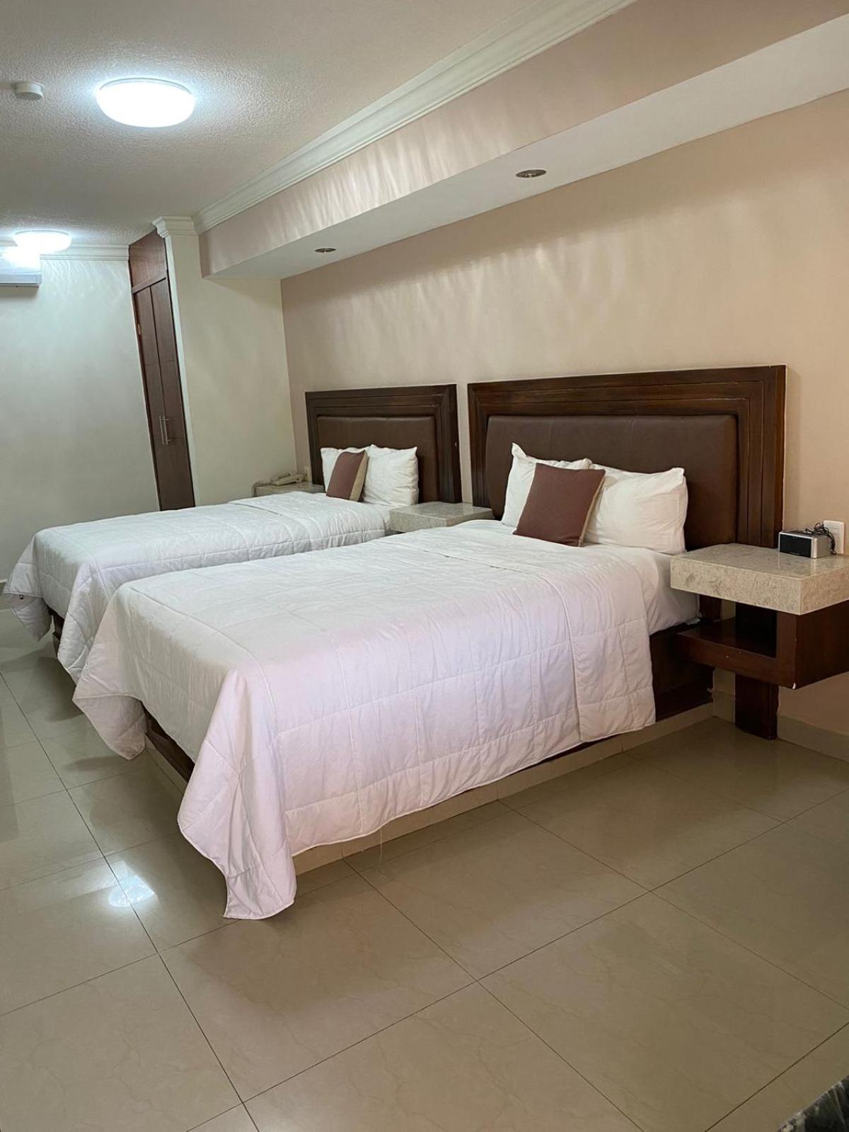 Hotel San Ignacio Inn โทร์เรออน ภายนอก รูปภาพ