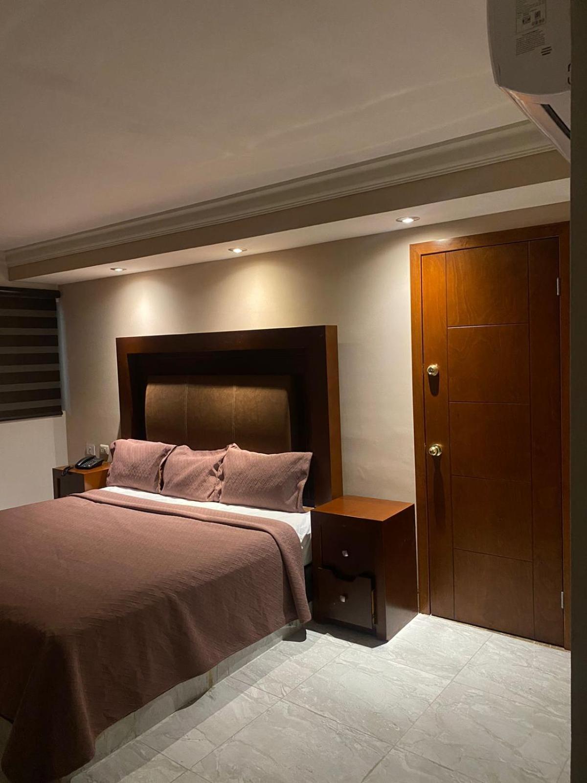 Hotel San Ignacio Inn โทร์เรออน ภายนอก รูปภาพ