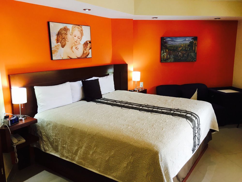 Hotel San Ignacio Inn โทร์เรออน ภายนอก รูปภาพ
