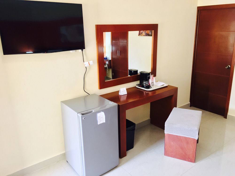 Hotel San Ignacio Inn โทร์เรออน ภายนอก รูปภาพ