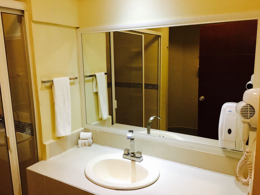 Hotel San Ignacio Inn โทร์เรออน ภายนอก รูปภาพ